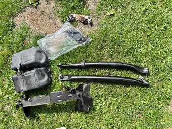 Sériové sanie a kryt motora BMW N63 - 2