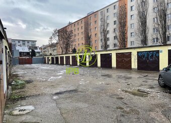 Samostatná garáž na Varšavskej ul. v Novom Meste - 2