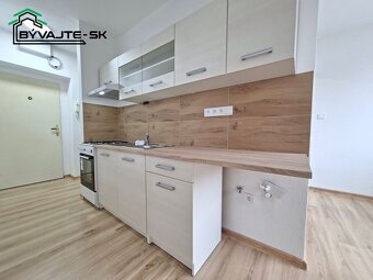 Jednoizbový byt s balkónom a parkovacím miestom v Prievidzi, - 2