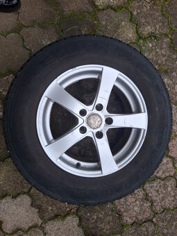 Zimné pneu 215/70R16 - 2 kusy + 4 disky - 2