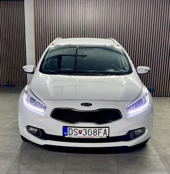 KIA Ceed SW 1.6 CRDI Gold 128 tisíc km/Slovák/ 2015 - 2