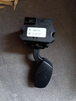 Podvolantová  páčka  BMW E60 E61 - 2