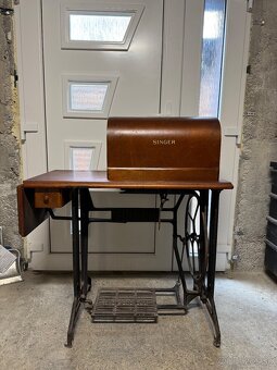 Singer starožitný šijací stroj - 2
