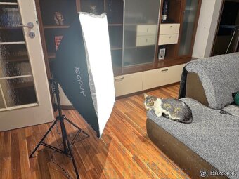 Komplet Štúdiové Osvetlenie: Svetlá + Softboxy + Stojany - 2