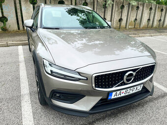99tis.km Volvo V60 CROSS COUNTRY AWD A/T 2.0l 140KW - 2