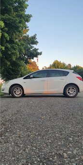 Opel Astra J - 2