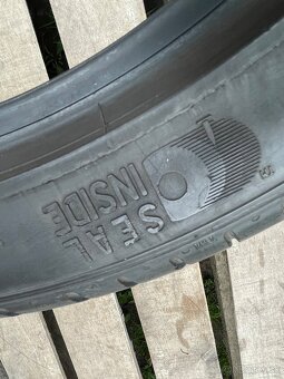 Pirelli 245/40 R19 4x=150e - 2