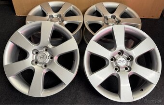 5x114,3 R18 Origina Hyundai ET 41 strieborne - 2