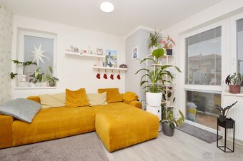 Predaj priestranný 3i byt s 5 m2 balkónom, Rajka - 2
