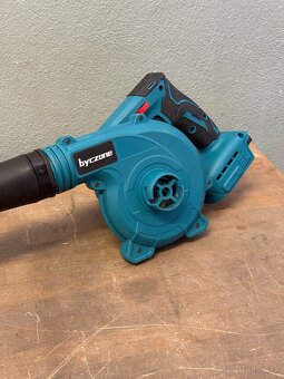 AKU fukár na Makita baterky - 2