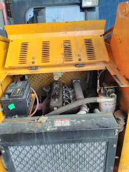 Nakladac čelný  smykovy nakladac - 2