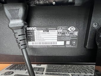 Predám 3ks 22”LCD monitory - 2