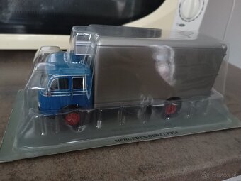 1:43 Mercedes Benz - 2