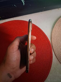 Predávam iPhone XS 64GB - 2