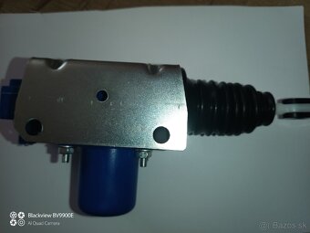 Pajero motorček kufra - 2