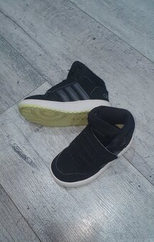 Zateplené tenisky Adidas - 2