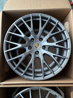 ORIG.PORSCHE PANAMERA R21 RS SPYDER 2025 - 2