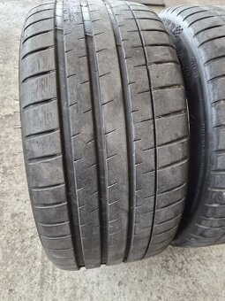 Predám 2ks letné pneu 275 35 19 - 2