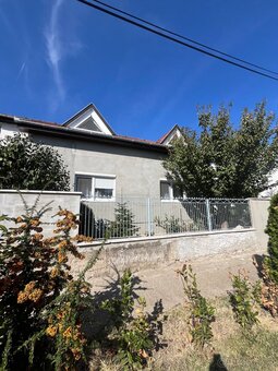 Na predaj 3. izbový  RD v Štúrove - 2
