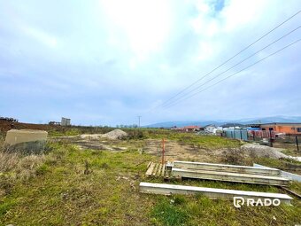 RADO | Na predaj stavebný pozemok 700 m2, Trenčianske Jastra - 2