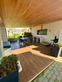 ŠAHY: Exkluzívny rodinný dom s bazénom, garážou a altánkom - 2