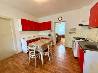 NA PREDAJ 3. IZB ROD. DOM s GARÁŽOU, POZEMOK 1.242m2, KÚTY - 2