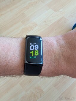 Fitbit Charge 5 - čierne - 2