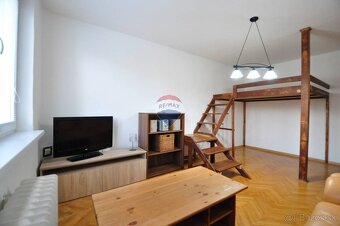 PRENÁJOM, 1-izbový byt, Poprad - Západ, Ul. Štúrova, blok Ze - 2