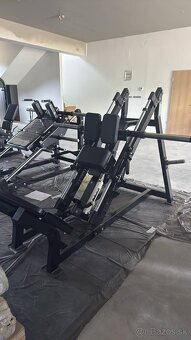 LINEAR HACK SQUAT - NOVÝ - 2