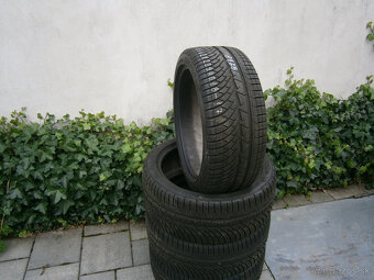 Predám 4x zimné pneu Michelin 225/40 R18 92WXL - 2