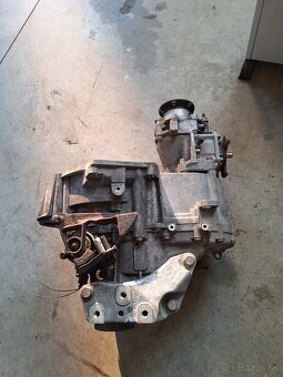 Predám VW Passat B6  2,0 tdi 4x4 6 st prevodovku KNP - 2