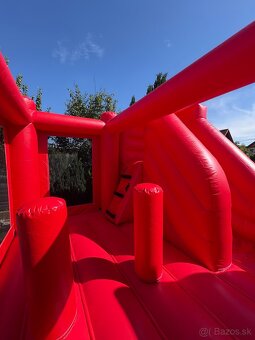 SKÁKACIE HRADY OD DOLULANDU - 2