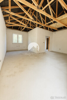 Reality KOMPLEX s.r.o., Vám ponúka na predaj moderný 4-izbov - 2