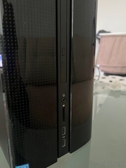 Starší stolný počítač HP - 2