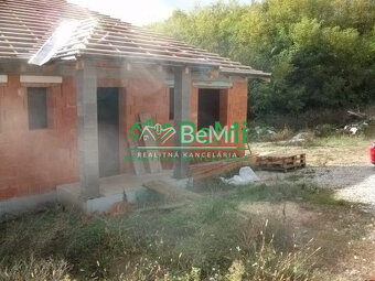 POSLEDNÝ 5 izbový rodinný dom PRI LESE: Novostavba Malý Lapá - 2