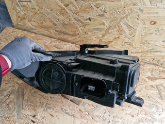 Svetlomet Audi Q3 - 2