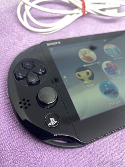 PS VITA PCH-2016 displej LCD - 2