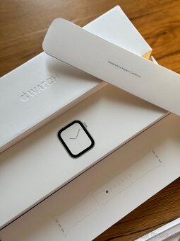 Apple Watch series 4, 40mm - 2