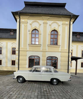 Mercedes 110-200 D - 2
