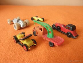 staré hračky z čias socializmu - plastové autíčka z NDR, NSR - 2