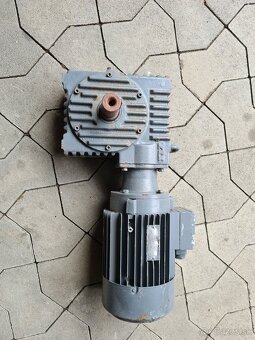 Predám šnekové prevodovky ZTS - 2
