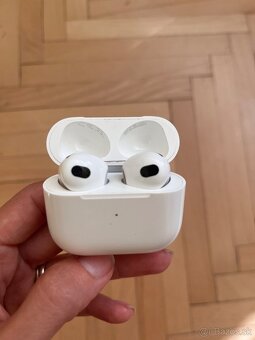 AirPods 3 generacie - 2