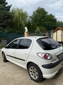 Predam auto peugeot 206 .1.4l - 2