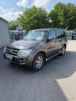 Mitsubishi Pajero - 2