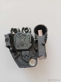 predám regulátor alternátora uhlíky škoda fabia 2 - 2