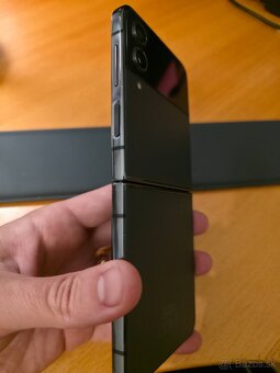 Samsung Galaxy Z Flip 4, 256 GB - 2