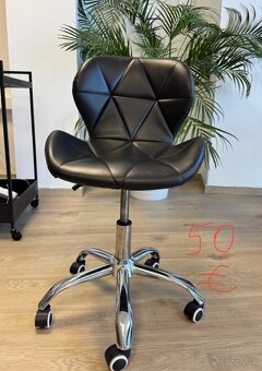 Kozmeticky vozík vo výbornom stave - 2