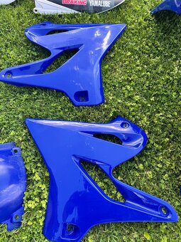 Yamaha yz plasty - 2