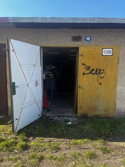 Garáž na Ľudovíta Stárku, Trenčín - 2