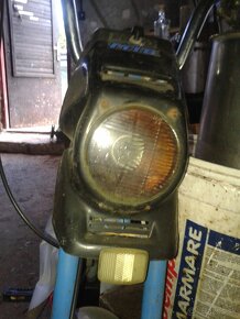 moped svetlo nepolamane - 2